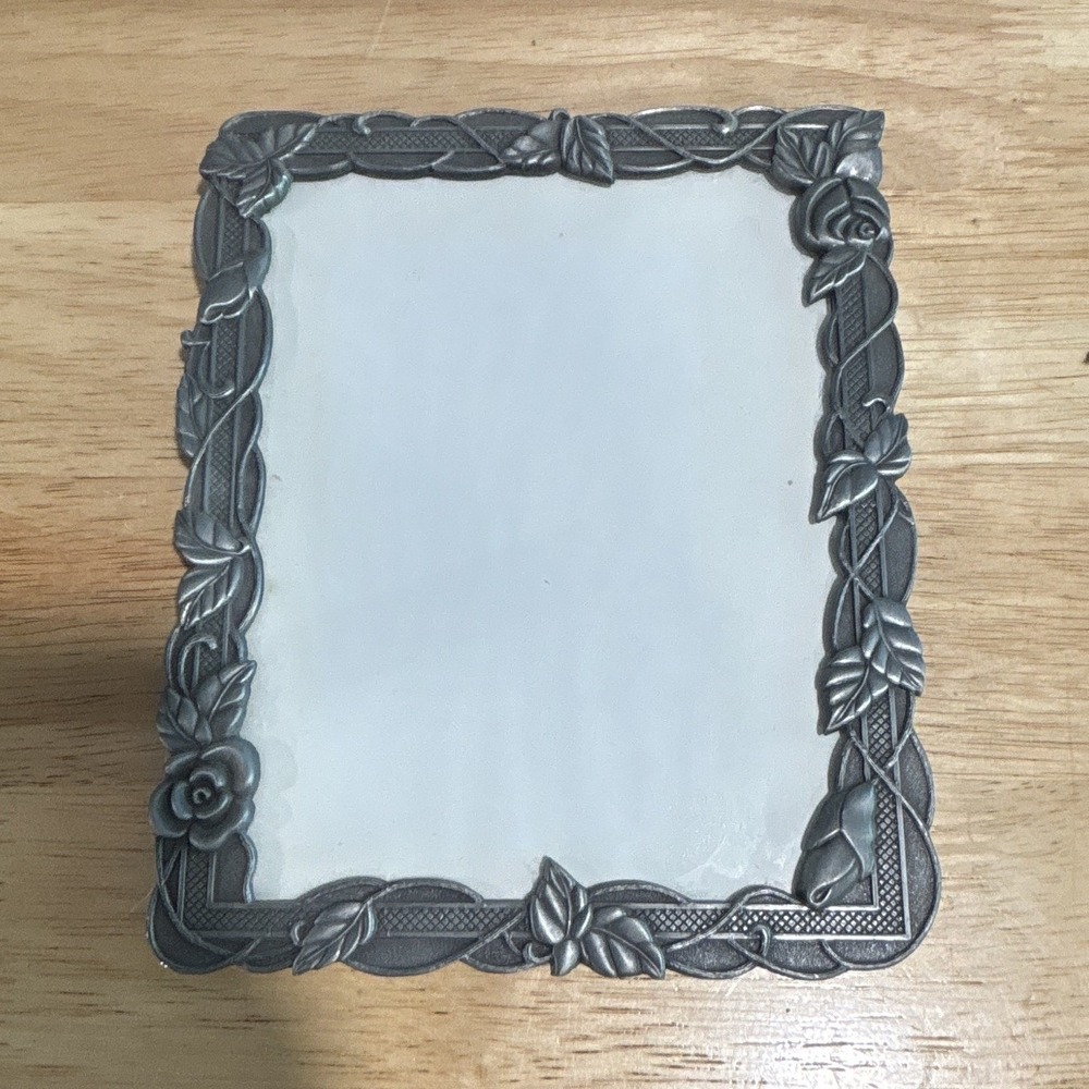 Silver Metal Ornate Floral Photo Frame 5x7 Matte Clear Glass Freestanding